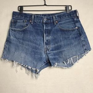 Levi’s 501 Cut Off Frayed Denim Shorts Size 34x30